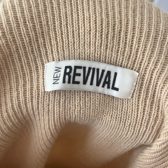 Tan cardigan sweater with buttons, new revival pixie market - Picture 7 of 11